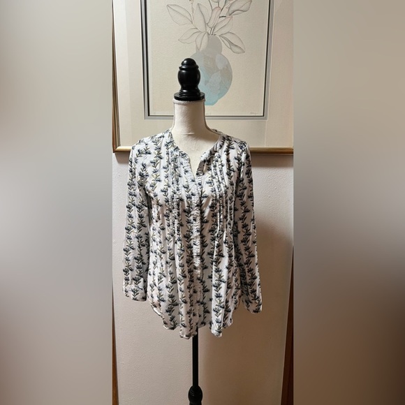 Floral top - Picture 1 of 10